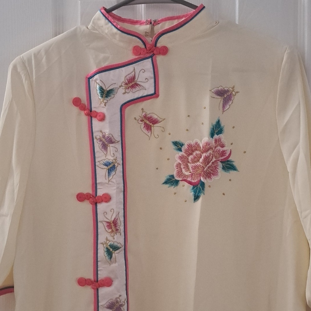 Gorgeous VTG Oriental Silk Floral Dress Or Gown Medium - Picture 2 of 8